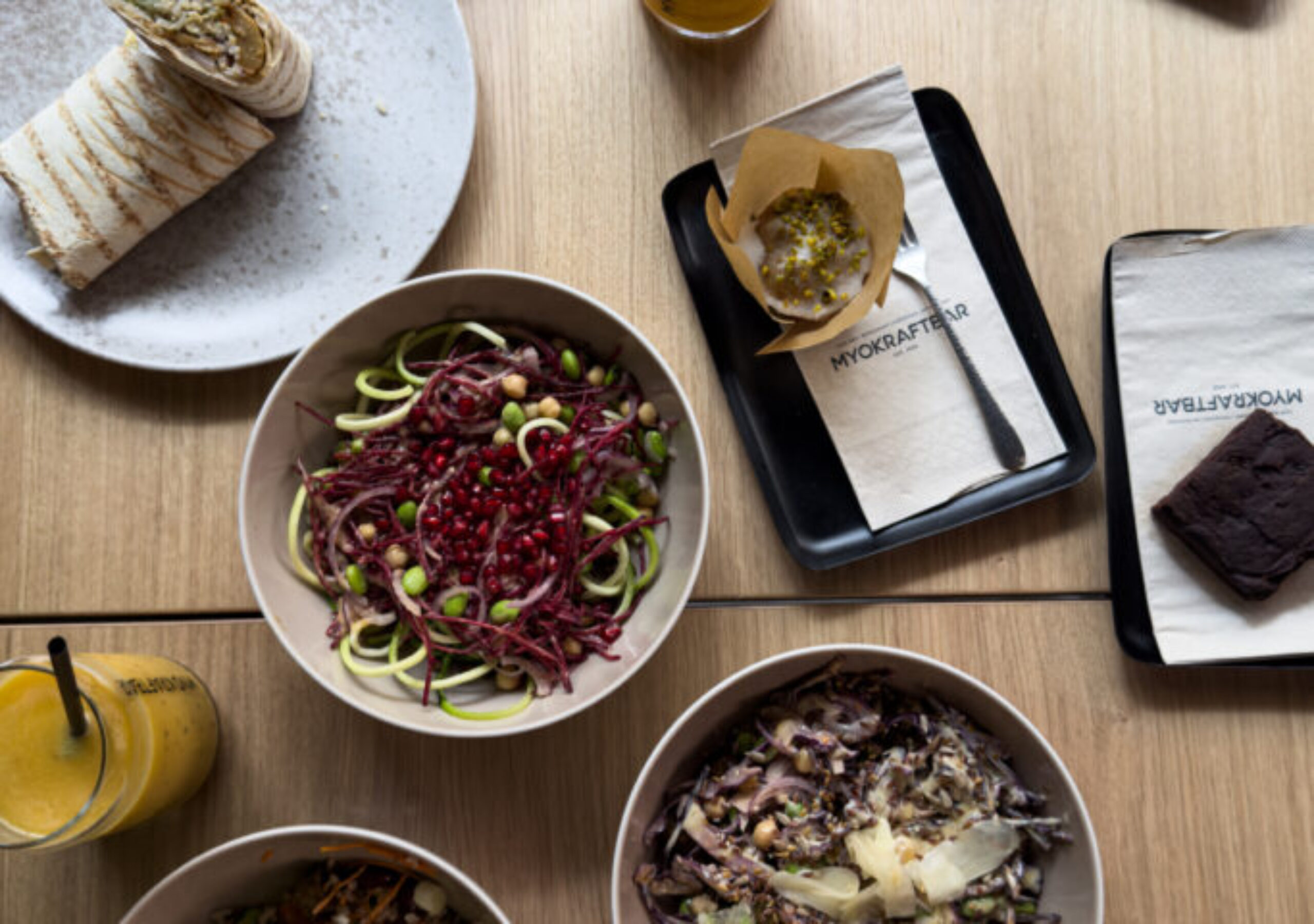 MYOKRAFTBAR - verschiedene Speisen